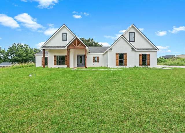 Property at 137 Cartwright Rd, Weatherford, TX 76087, 4 beds, 3 baths