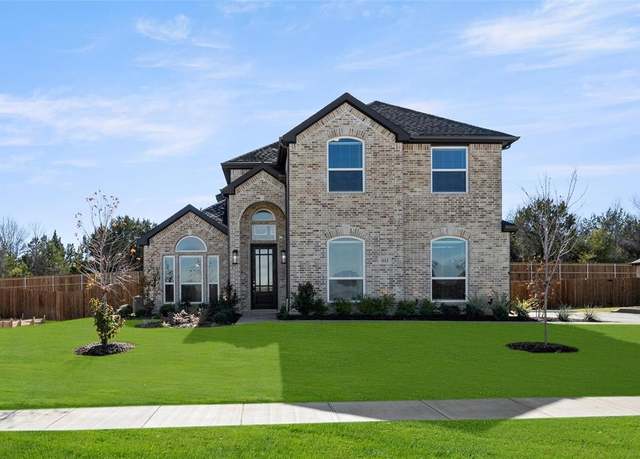 Property at 1112 E Hidden Lakes Dr, Desoto, TX 75115, 5 beds, 3.5 baths