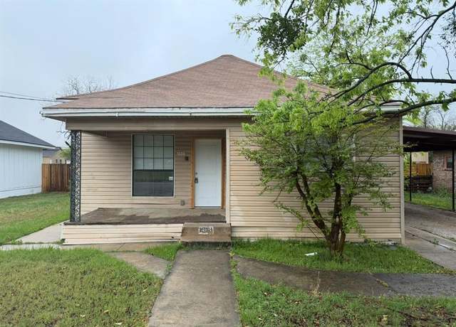 Property at 1606 3rd St, Brownwood, TX 76801, 3 beds, 3 baths