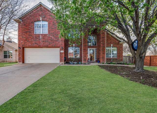 Property at 5107 Autumn Hl, Grand Prairie, TX 75052, 5 beds, 2.5 baths