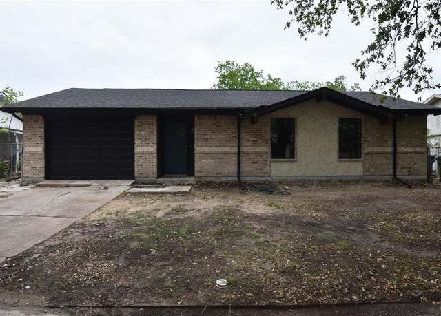 Property at 4918 Stagecoach Ln, Garland, TX 75043, 3 beds, 2 baths