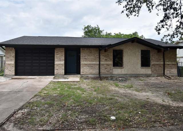 Property at 4918 Stagecoach Ln, Garland, TX 75043, 3 beds, 2 baths