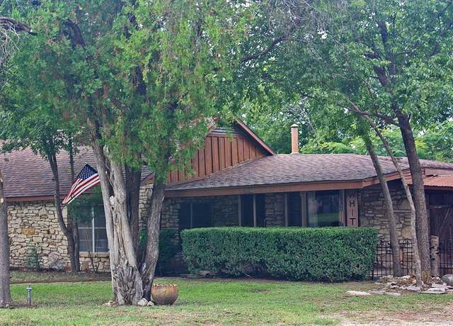 Property at 305 Bryan St, Glen Rose, TX 76043, 3 beds, 2 baths