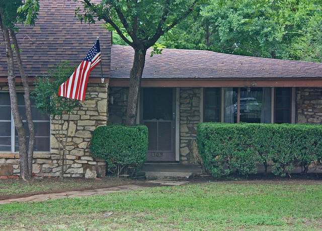 Property at 305 Bryan St, Glen Rose, TX 76043, 3 beds, 2 baths