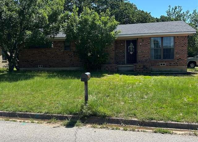 Property at 1830 S Center St, Denison, TX 75021, 3 beds, 1 bath