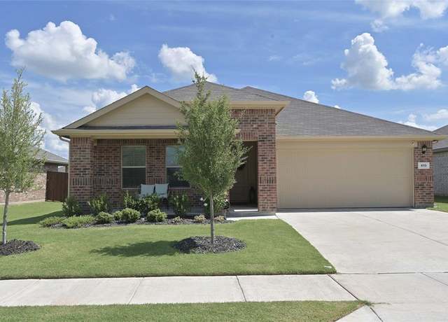 Property at 613 Whitecomb Ln, Fort Worth, TX 76247, 4 beds, 2 baths