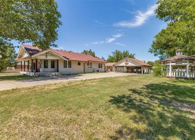 Property at 401 S 4th St, Crandall, TX 75114, 3 beds, 2 baths