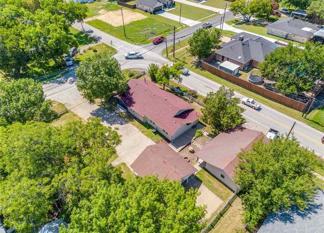 Property at 401 S 4th St, Crandall, TX 75114, 3 beds, 2 baths