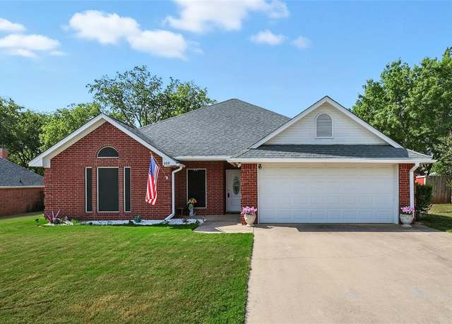 Property at 509 Amy Jo Cir, Aubrey, TX 76227, 4 beds, 2 baths