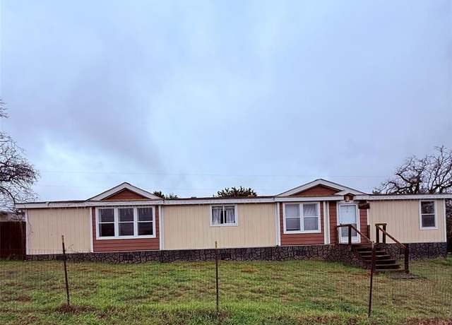 Property at 4104 Tennessee Trl, Granbury, TX 76048, 3 beds, 2 baths