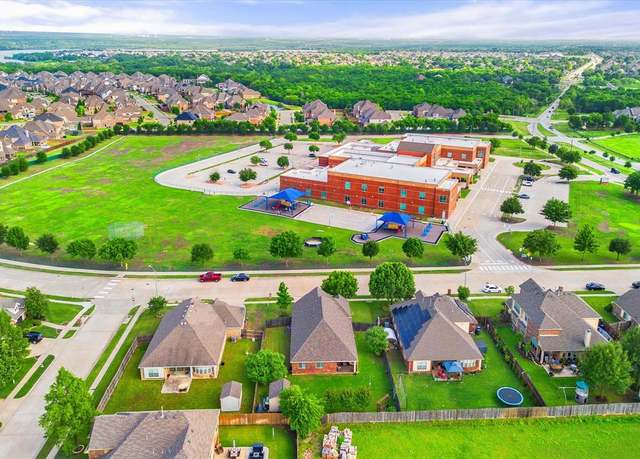 Property at 4411 Waterford Glen Dr, Mansfield, TX 76063, 3 beds, 2 baths