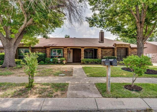 Property at 3016 Hilltop Dr, Euless, TX 76039, 3 beds, 2 baths