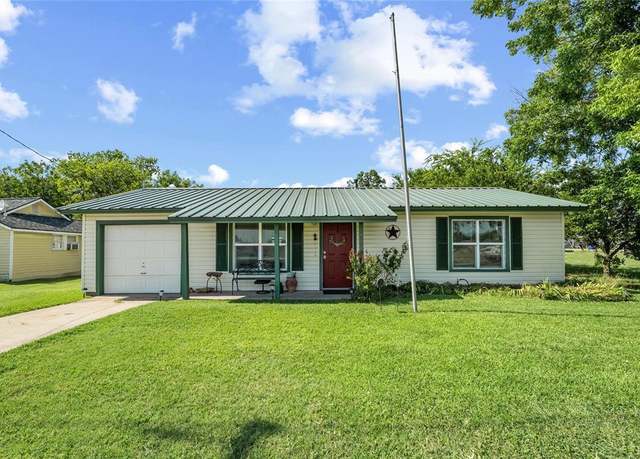 Property at 202 W 8th St, Venus, TX 76084, 2 beds, 1 bath