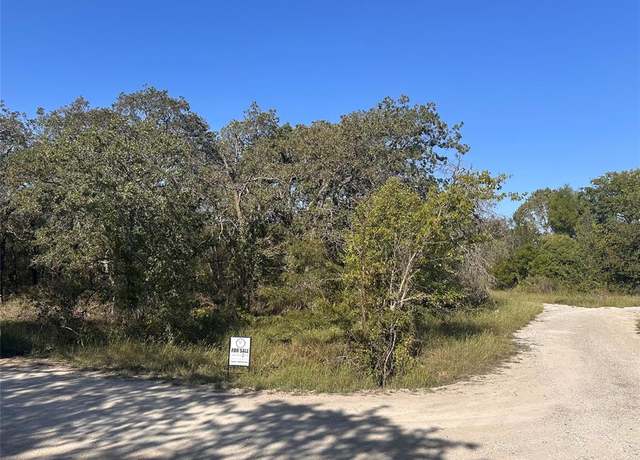Property at 6 Brittons Ln, Runaway Bay, TX 76426