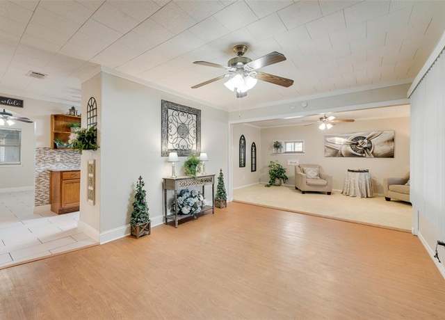 Property at 1221 E Park Dr, Mesquite, TX 75149, 3 beds, 1 bath