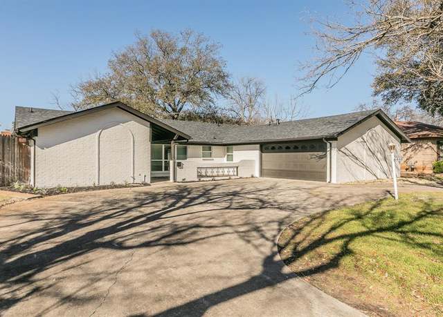Property at 4448 Fiesta Cir W, Fort Worth, TX 76133, 4 beds, 2 baths