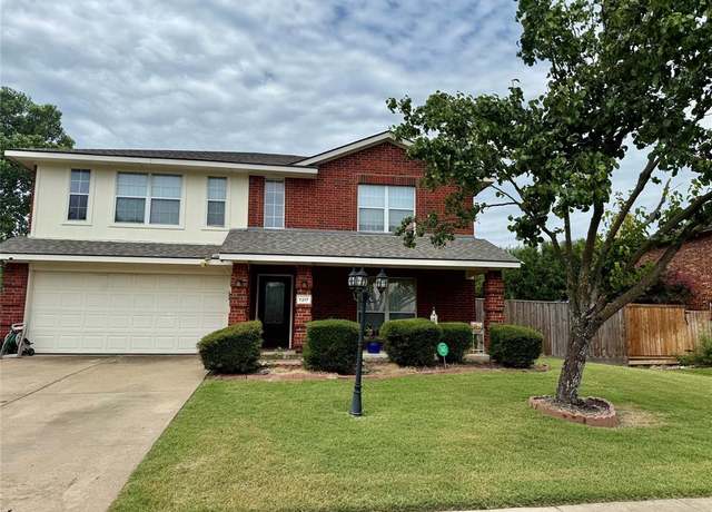 Property at 7217 Saturn Dr, Rowlett, TX 75089, 4 beds, 2.5 baths