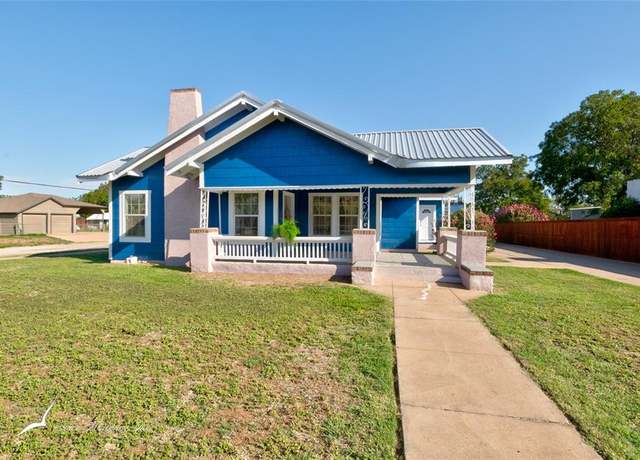 Property at 1001 E Wells St, Stamford, TX 79553, 4 beds, 2 baths