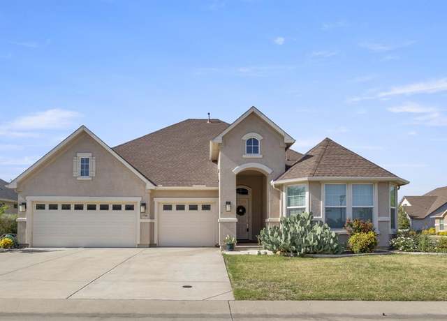 Property at 9700 Blackwood Dr, Denton, TX 76207, 2 beds, 2.5 baths