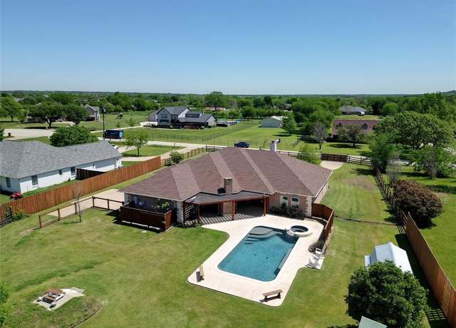 Property at 4951 Kiowa Trl, Argyle, TX 76226, 4 beds, 3 baths