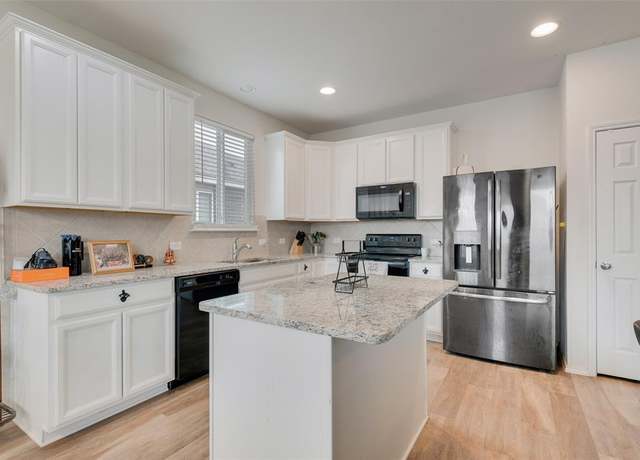 Property at 1015 Norias Dr, Forney, TX 75126, 3 beds, 2 baths