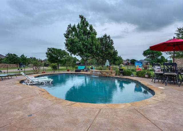 Property at 951 Senna Dr, Lantana, TX 76226, 4 beds, 3 baths