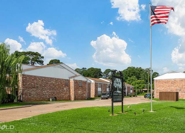 Property at 3820 Fairfield Ave, Shreveport, LA 71104, 2 beds, 2 baths