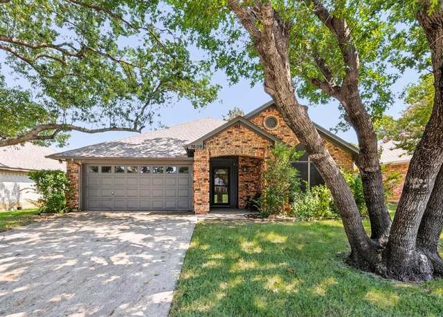 Property at 7609 Harmony Dr, Fort Worth, TX 76133, 3 beds, 2 baths