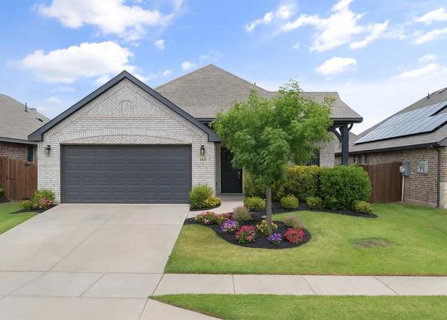 Property at 1345 Queens Brook Ln, Fort Worth, TX 76140, 3 beds, 2 baths