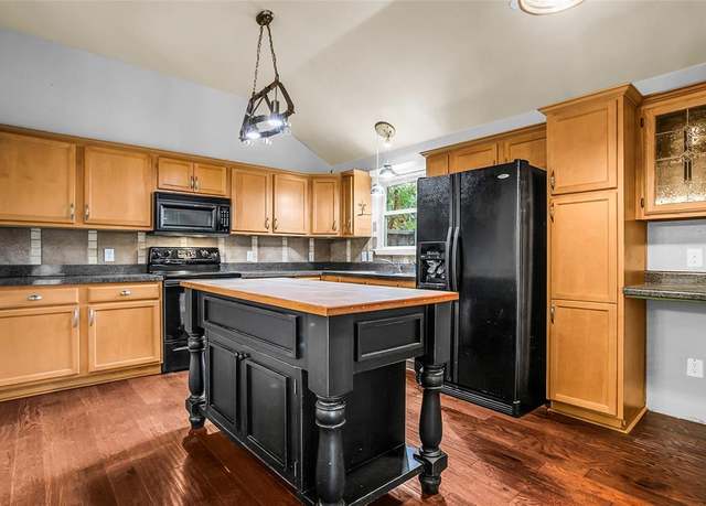 Property at 1218 Sage Dr, Princeton, TX 75407, 3 beds, 2 baths