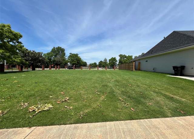 Property at 32 Chez Moi Dr, Bossier City, LA 71111