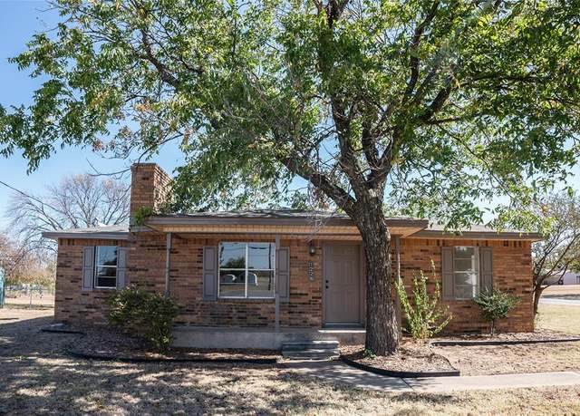 Property at 1226 Clay St, Nocona, TX 76255, 3 beds, 2 baths