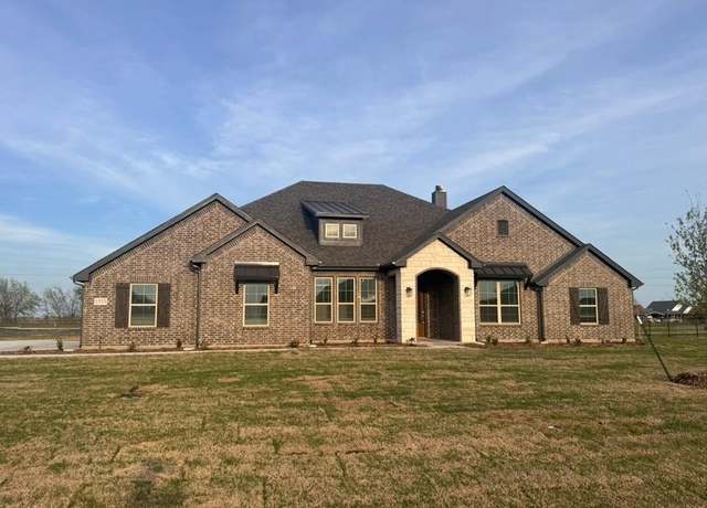 Property at 1533 Emilia Dr, Farmersville, TX 75442, 4 beds, 2.5 baths