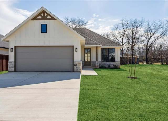 Property at 506 Royal St, Cleburne, TX 76031, 3 beds, 2 baths