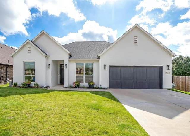 Property at 7233 Tour Trl, Benbrook, TX 76126, 3 beds, 2 baths