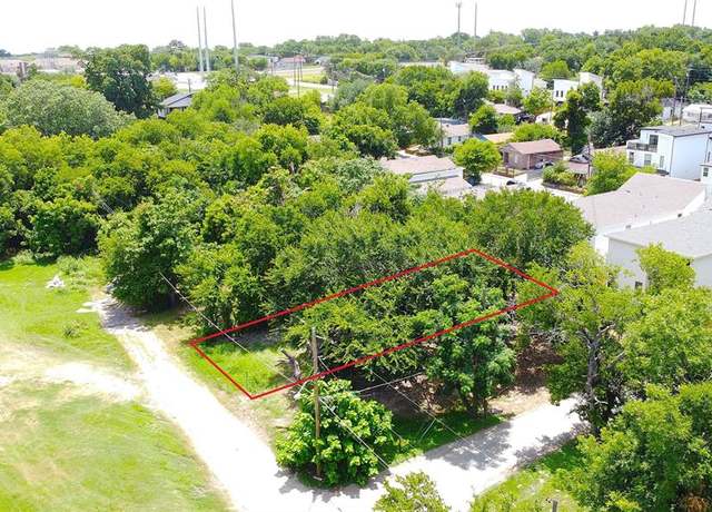 Property at 1304 Bliss St, Dallas, TX 75203