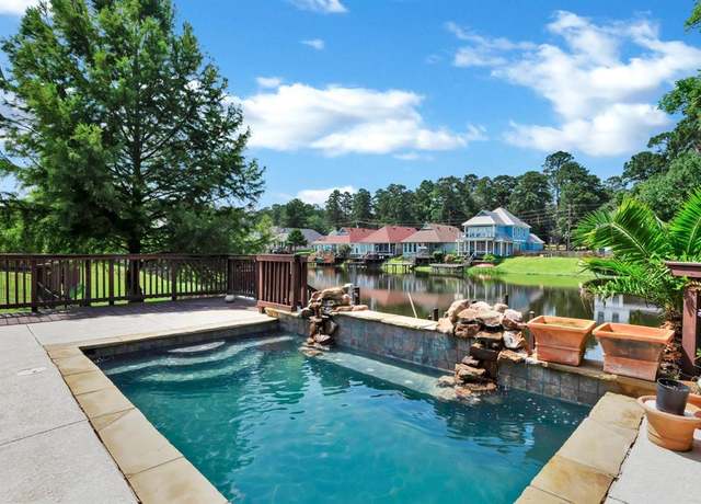 Property at 5860 S Lakeshore Dr #8, Shreveport, LA 71119, 3 beds, 2.5 baths