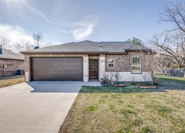 Property at 345 N Morris St, Gainesville, TX 76240, 3 beds, 2 baths