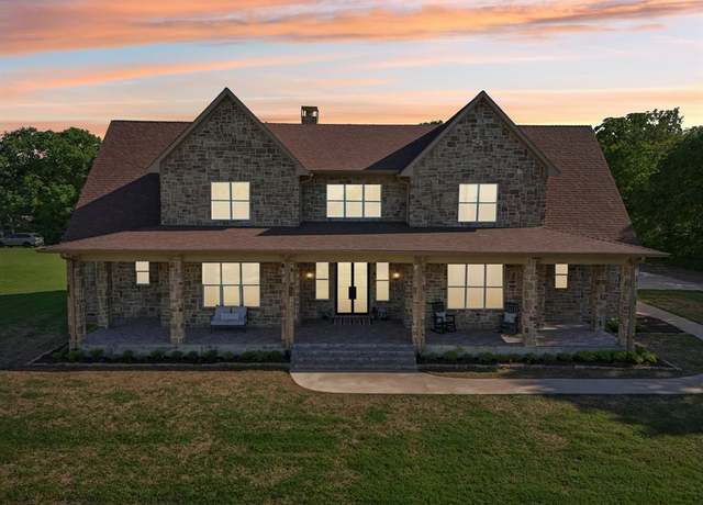 Property at 115 Palo Blanco St, Mabank, TX 75156, 4 beds, 4 baths