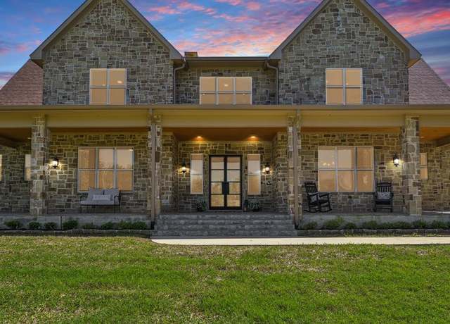 Property at 115 Palo Blanco St, Mabank, TX 75156, 4 beds, 4 baths