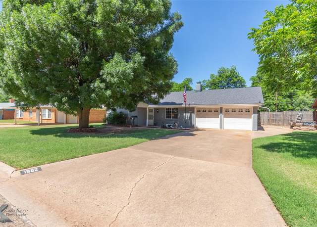 Property at 1602 Westwood Dr, Abilene, TX 79603, 4 beds, 2 baths