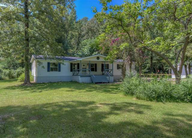 Property at 2021 Luke Ln, Benton, LA 71006, 3 beds, 2 baths