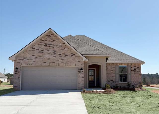 Property at 645 Hilltop Cir, Shreveport, LA 71107, 3 beds, 2 baths