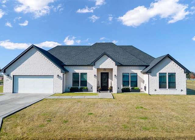 Property at 1523 Carter Dr, Corsicana, TX 75109, 4 beds, 3 baths