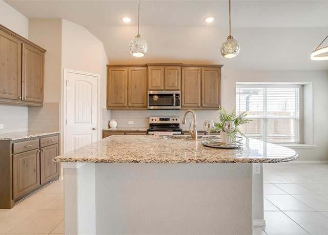 Property at 6328 Red Cliff Dr, Fort Worth, TX 76179, 3 beds, 2 baths