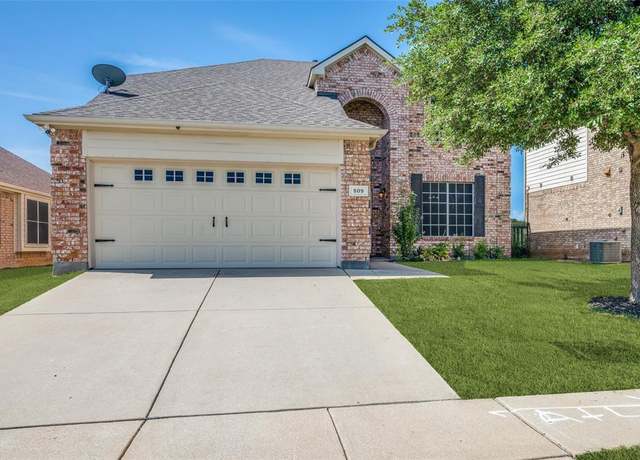 Property at 509 Mystic River Trl, Fort Worth, TX 76131, 4 beds, 2.5 baths