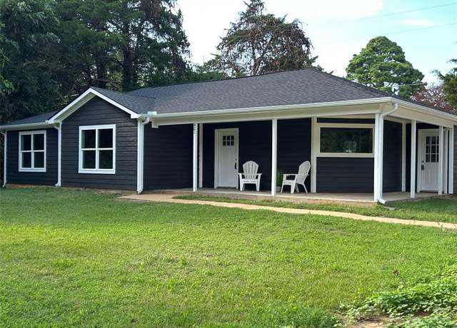 Property at 401 Graves Cir, Pottsboro, TX 75076, 3 beds, 2 baths