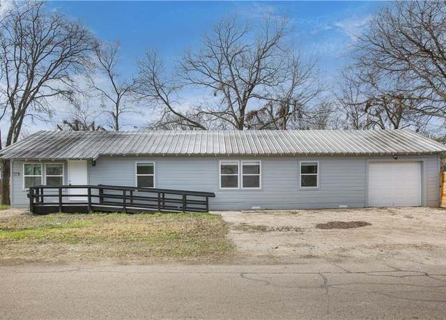 Property at 3801 Cumberland Ave, Waco, TX 76707, 3 beds, 2 baths