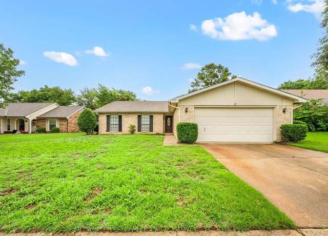Property at 3712 Chittam Ln, Bedford, TX 76021, 3 beds, 2 baths