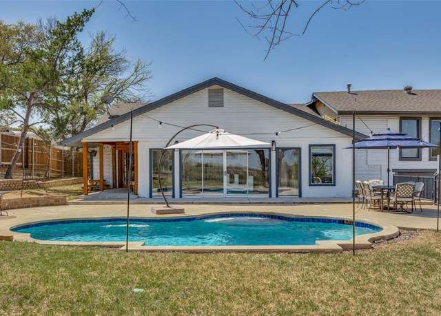 Property at 2910 S Country Clb, Garland, TX 75043, 4 beds, 3.5 baths